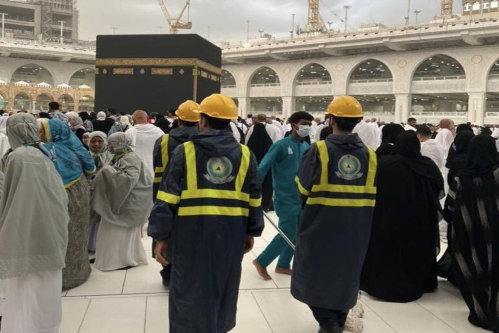 اضطرابات جوية و صواعق رعدية في مكة المكرمة