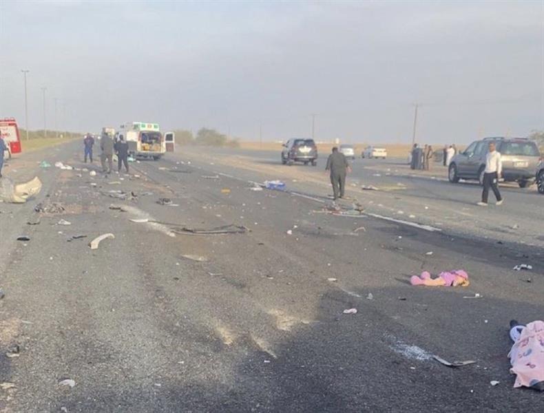 تفاصيل وفاة مسن وعائلتة السعودية بحادث فضيع طريق السالمي بالكويت -صور