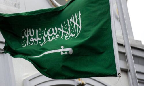 السعودية تعلن بدء الاستغناء عن جميع الوافدين العاملين