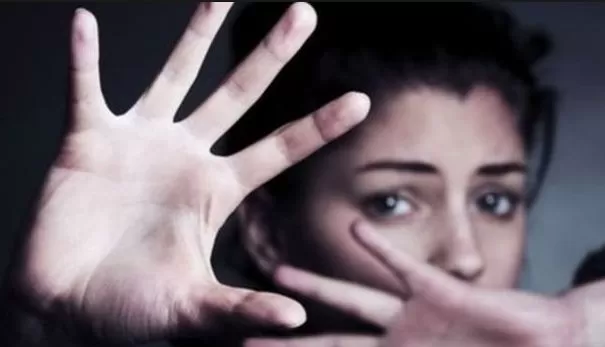 مصري استعان بصديقه لهتك عرض شقيقته وتصويرها في اوضاع فاضحة لسبب صادم