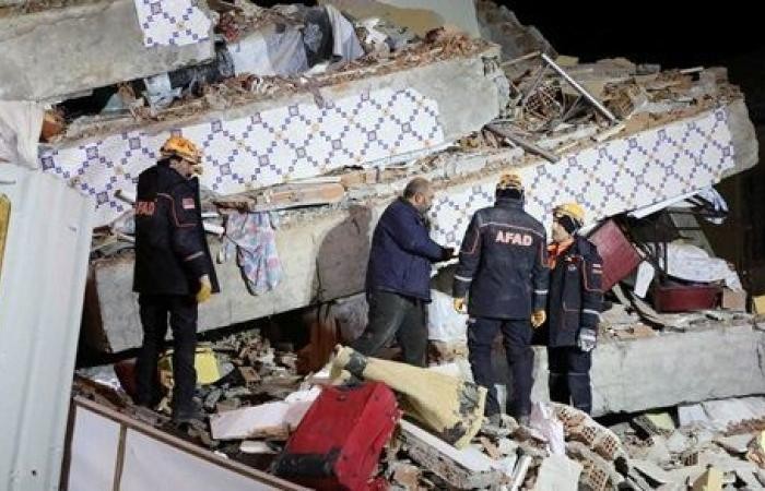 زلزال تركيا المدمر .. شاهد لحظة خروج طفلة 3 سنوات من تحت الأنقاض