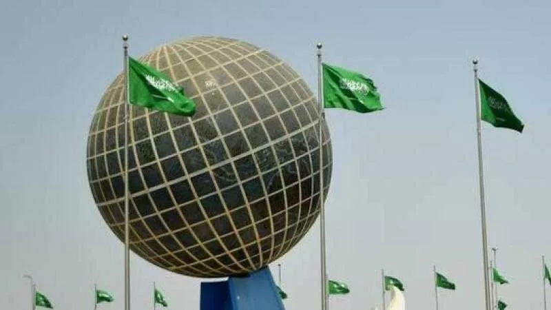 أمير سعودي والفنانة أسيل عمران يعزفا على البيانو ويرددا أغنية استعدادا للاحتفاء بيوم التأسيس (فيديو)