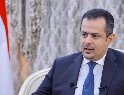 مصدر مطلع يكشف مصير الحكومة بعد اقتحام معاشيق