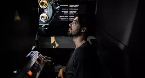 الكشف عن سبب حذف مشاهد فاضحة من هذا الفيلم الشهير لعادل إمام ومن هي الممثلة التي تورطت فيها