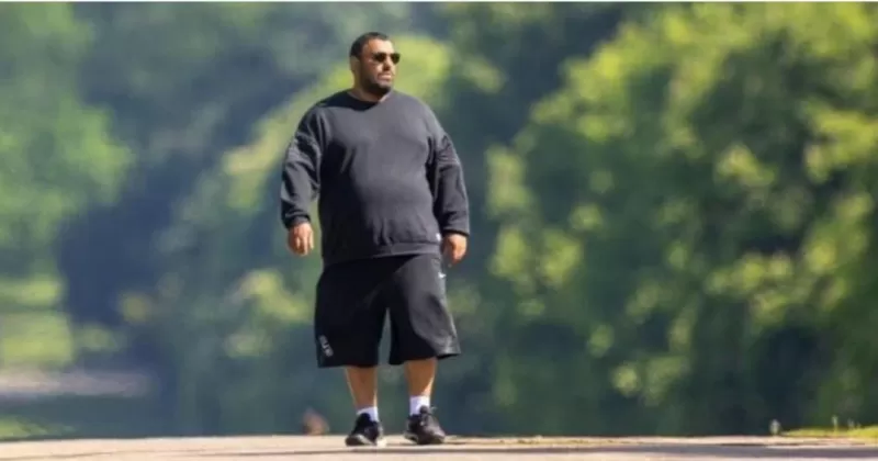 الملاكم اليمني نسيم حميد يخوض نزاع مع أخوته على ثروة والديه الراحلين والذي تقدر ب١٢ مليون جنيه استرليني