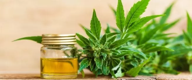 زيت طبيعي يخلصك من قشرة الشعر بدون اي وصفات وخلال ايام سترى كيف يتغير شعرك تماماً