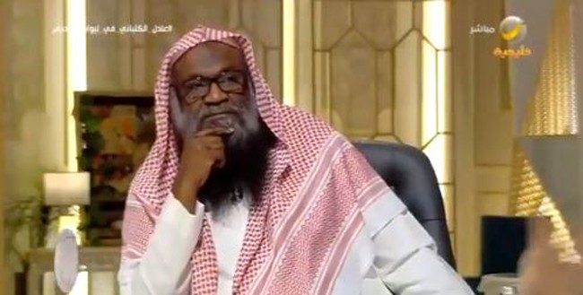 بالفيديو: الكلباني يعلق على واقعة إيقافه 13 عاما عن الخطابة.. ويروي قصة عودته بعد لقائه بالملك سلمان عندما كان أميرا للرياض
