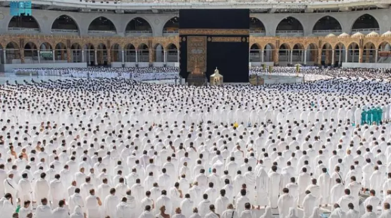 للمعتمرين من تركيا السعودية تلغي شرط لقاح «كوفيد – 19»