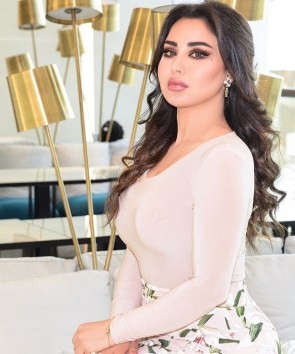 مذيعة جديدة على قناة MBC تخطف الأنظار وتثير جنون المتابعين بجمالها الساحر وجسمها الفريد ..”صور”