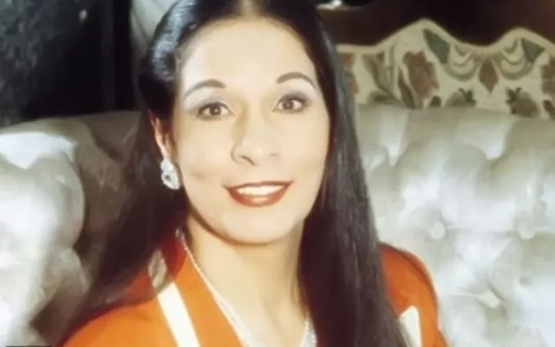 ظهور “مفزع” لـــ أسطورة الرقص الشرقي بعد 37 عاما من اعتزالها.. شاهد كيف غيرت السنوات ملامحها بشكل صادم جداً!