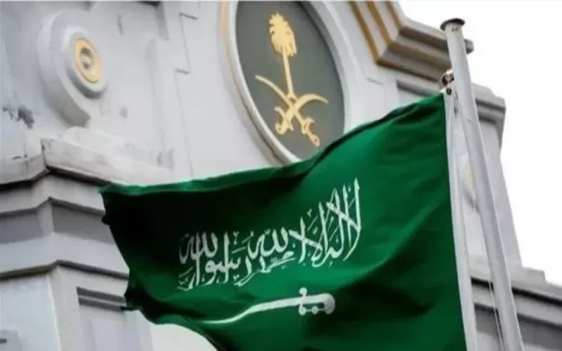 السفارة السعودية في فرنسا تنشر تفاصيل خطيرة في قضية سقوط مواطن من نافذة غرفته في فندق شهير