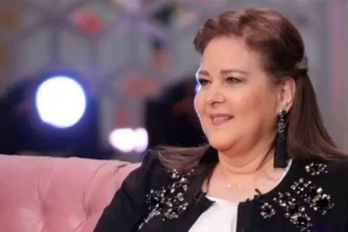 إيمي سمير غانم تعلق لأول مرة على وفاة والدتها دلال عبد العزيز