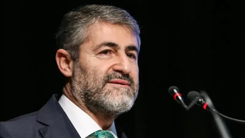 اعلان هام من وزير المال التركي بعد انهيار جديد لليرة