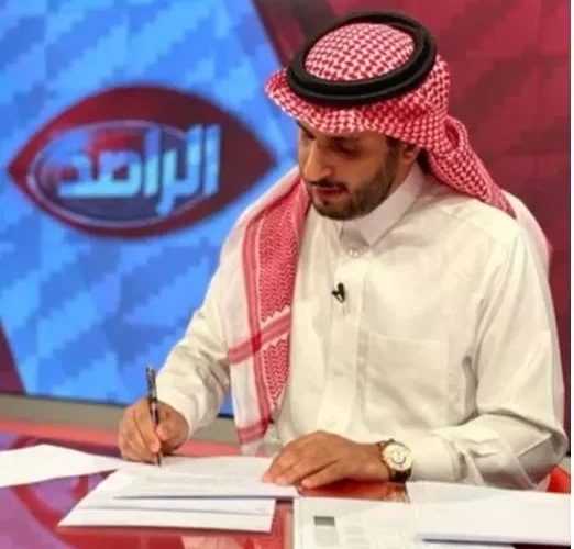 مذيع سعودي يضهر على القناة ويكتب وصيته ويوثقها على منصة “ناجر”