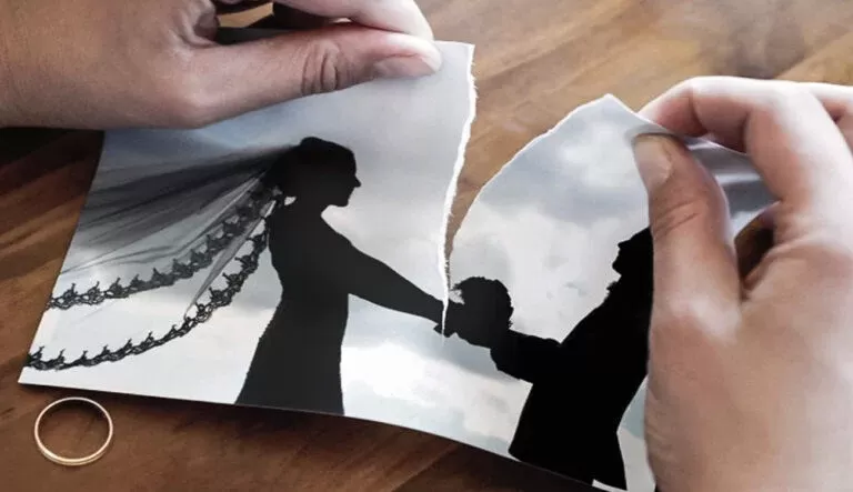 سعودي يطلق عروسته ليلة الزفاف لأنها تسمع هذه الأغنية