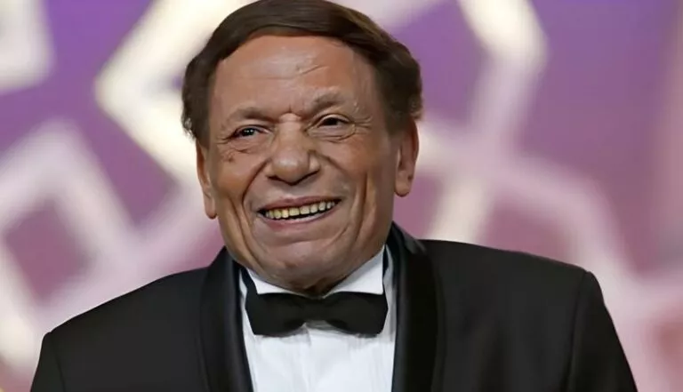 إعلامي مصري شهير يعلن وضع الزعيم عادل إمام تحت الاقامة الجبرية على يد ابناءه والحجر على كل ممتلكاته وثروته