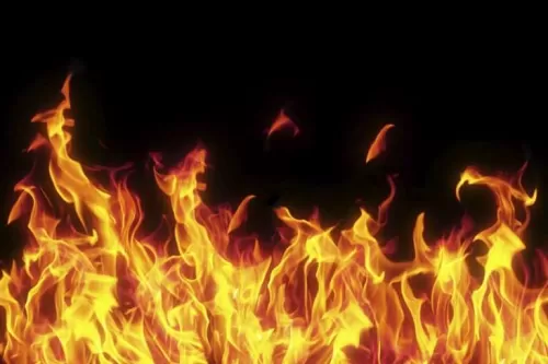 شاهد.. لقطات جديدة لحريق مشفى الحسين في العراق