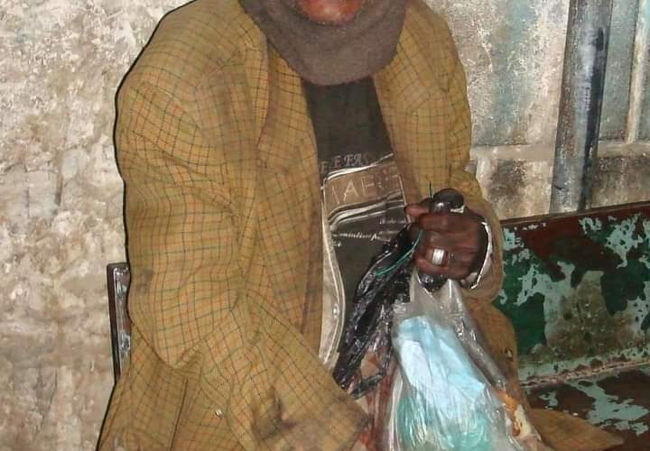 من هو علي النجاشي الذي كان يخوض غمار الطرقات الوعرة بسيارته و مات بعد رحلة من الأناقة إلى الجنون ؟.. صورة