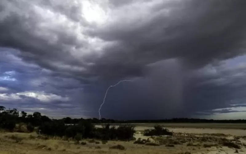 الأرصاد: امطار وعواصف رعدية تحد من الرؤية على هذه المناطق في السعودية بداية من اليوم