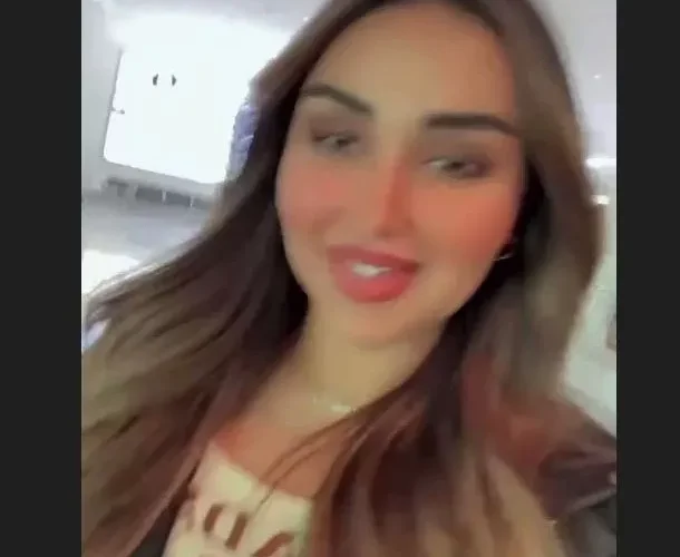 شاهد كيف بدت السنابية أمل يوسف بدون فلتر على الهواء؟
