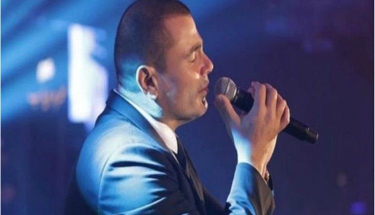 عمرو دياب يحسم جدل المقصودة بأغنية “إنتي زي ما إنتي”.. من هي؟-صورة