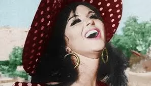 شاهد: تسريب صور من حفل الزفاف السري لسعاد حسني في حفل بسيط لم يحضره سوى عدد قليل جداً من اصدقائها والمفاجئة في العريس