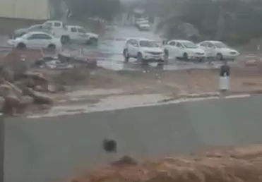 شاهد ما فعلته السيول في جامعة الملك خالد