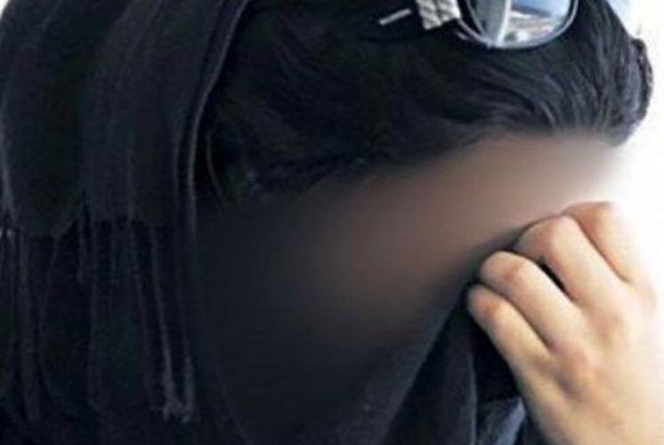 امرأة تكتشف خداع إخوتها لها في نصيبها من الإرث بعدما أعطوها 600 ألف بدلاً من 600 مليون ريال! – فيديو