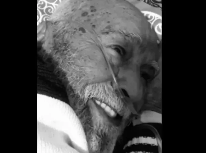 الفيديو الكامل الذي يكشف تفاصيل وصية القاضي محمد بن إسماعيل العمراني