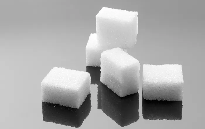 لـــهذه الاسباب يعتبر هذا النوع من السكر المنتشر سم قاتل ومادة تسبب الادمان