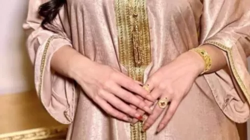 قصة الملياردير العربي الشهير الذي خسر كل ثروته على سرير اعلامية شهيرة في سهرة حمراء