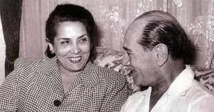 تفاصيل مؤلمة.. أشهر فنان في مصر مات كل أطفاله وأصيبت زوجته بالجنون واكتشف أن حبيبته عشيقة والده !