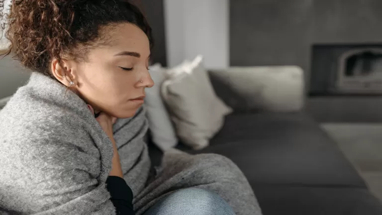 طرق فعالة مفعولها رهيب في التخلص من اعراض التهاب الحنجرة والزكام ونزلة البرد