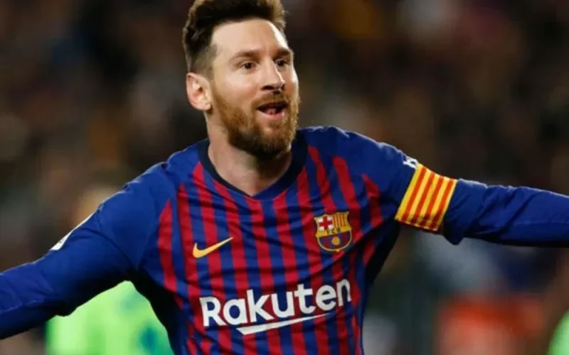 تفاصيل صفقة القرن لنادي الهلال .. ميسي يختار قصره في الرياض ومنصب رفيع في السعودية