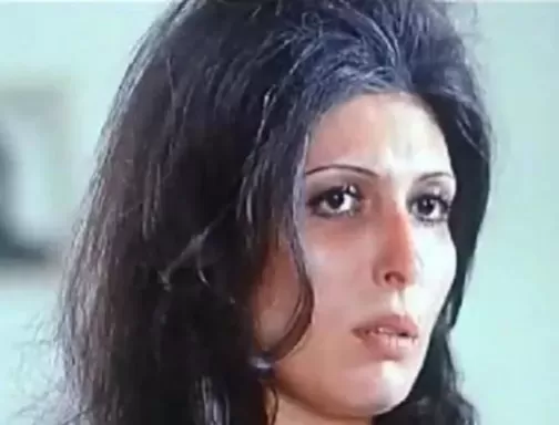 مش قادرة انا بموت.. نجمة مصرية شهيرة احتاجت الحمام وسط المسرحية وما فعلته صدم زميلها ووضعه في  ورطة وجعلت الجمهور في صدمة