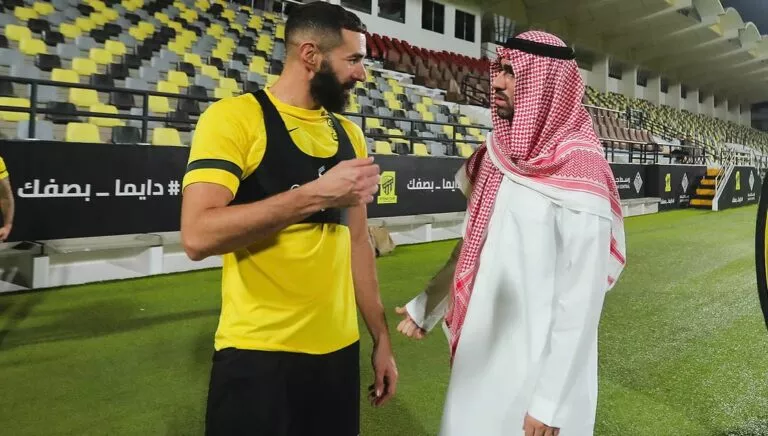شاهد: بنزيما يحكي روايته للخلاف مع سانتوس ويكشف عن مستقبله مع الاتحاد السعودي
