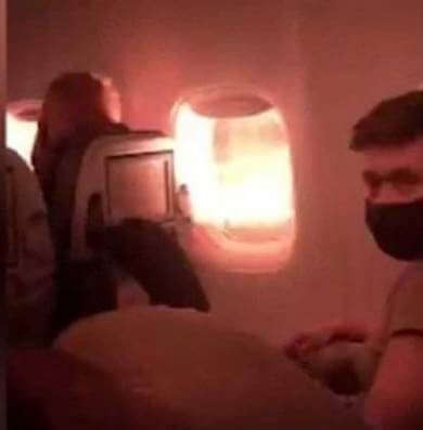 لحظات مرعبة.. شاهد: انفجارات ونيران في طائرة ركاب أميركية أثناء هبوطها