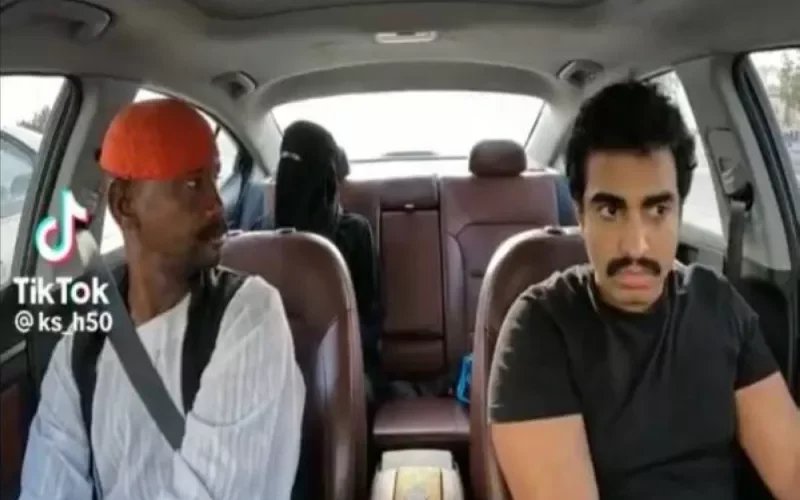صانع محتوى وصاحبه نفذا مقلباً في مغترب سوداني داخل سيارة والأخير: “خربوا بيتي”.. مما اشعل مواقع التواصل في السعودية