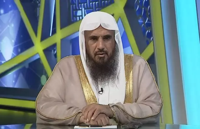 شيخ سعودي  يثير الجدل حول حكم التهنئة بدخول عشر ذي الحجة.. فيديو