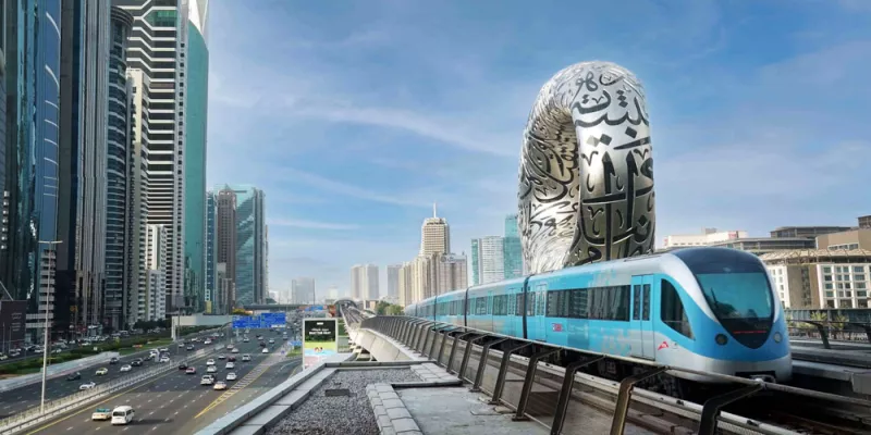 دبي تدهش العالم.. برقم جديد لخدمات النقل الجماعي داخل شوارعها
