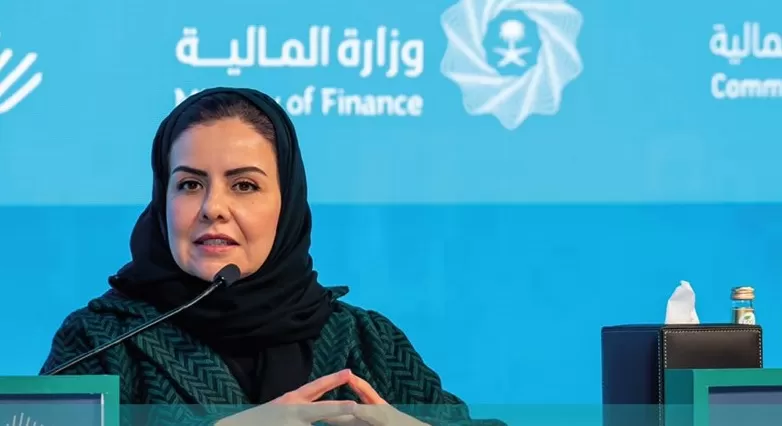 نسب صادمة تكشفها الدكتورة السعودية هلا التويجري حول مشاركة المرأة في قطاعي الصحة والتعليم