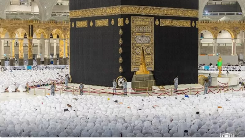 عاجل: قرار غير متوقع يقلب الموازين حول عمرة رمضان من داخل وخارج السعودية بعد الازدحام الشديد