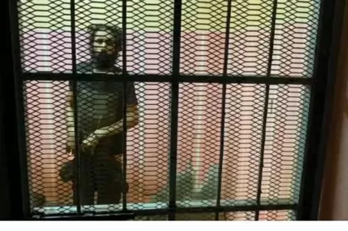 فيديو صادم لأُم مصرية تحبس طفلها في غرفة لمدة عامين والسبب صدم الجميع