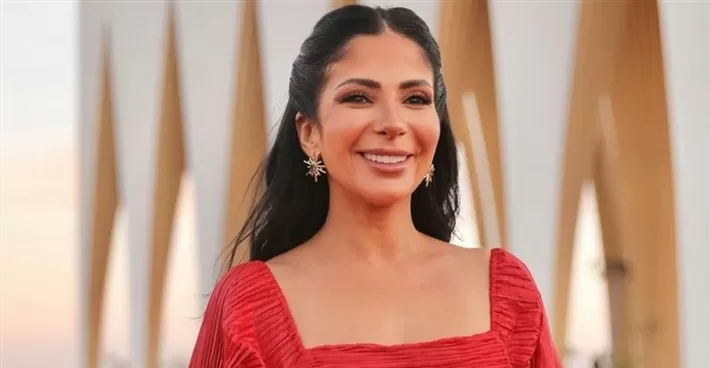 منى زكي تصدم زوجها احمد حلمي بالكشف عن ما حصل لها في نهاية 2021