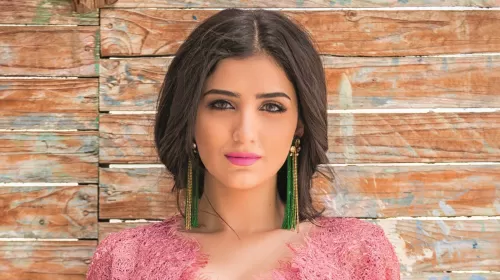 بطلة مسلسل لؤلؤ المصرية مي عمر تصدم الجميع بصور فاضحة جداً وموقف زوجها صدم الجميع