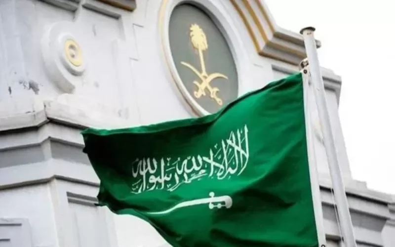 للمقيميين في السعودية تعرفوا على المهن الجديدة التي لا تحتاجُ إلى كفيل