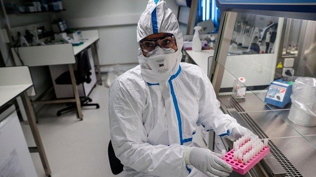 سباق مع الزمن لتطوير لقاح .. تعرف على قائمة عقاقير رهن التجارب الدولية لعلاج كورونا