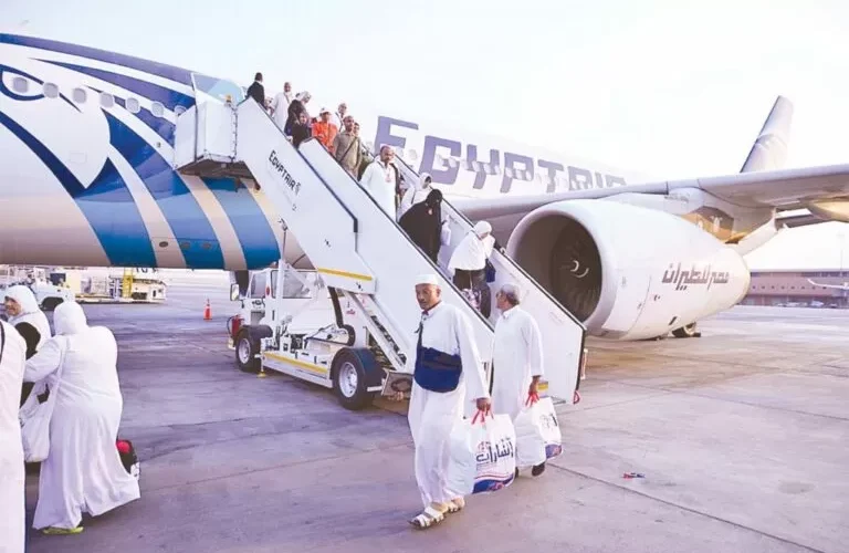 لسبب صادم.. مصر توقف معتمرين مصريين وتمنعهم من السفر الي السعودية