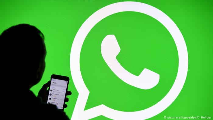 تطبيق واتساب في أكبر تغيير منذ سنوات يثير غضب المستخدمين.. لماذا وصفوه بالمزعج القبيح؟!