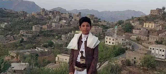 القصة الكاملة للطفل اليمني الموهوب الذي تريد قناة الجزيرة الحصول عليه بأي ثمن